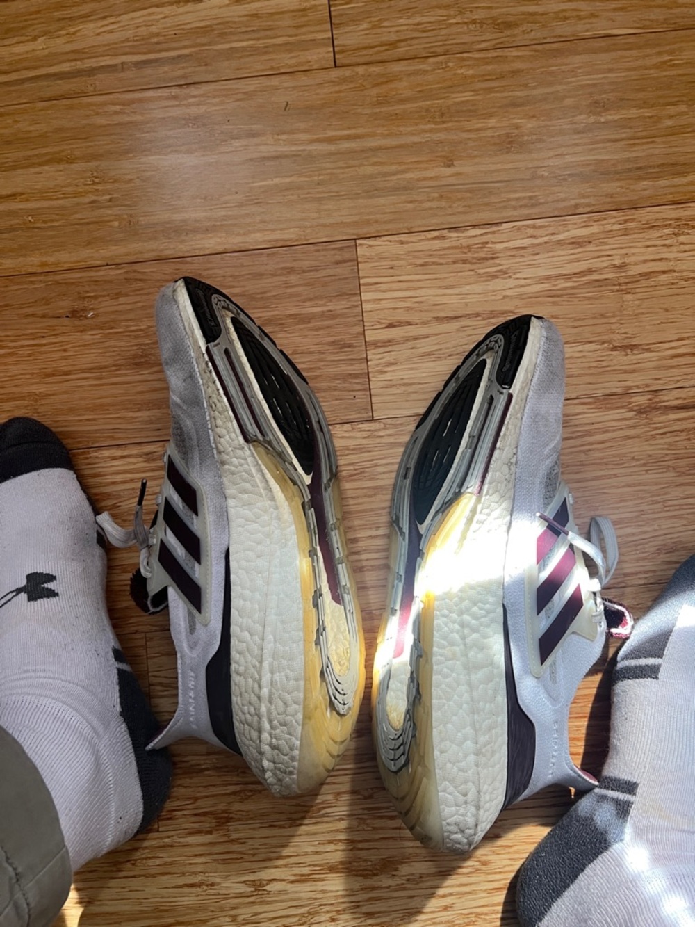 Used gym shoes (Adidas) - Picture 4 of 6